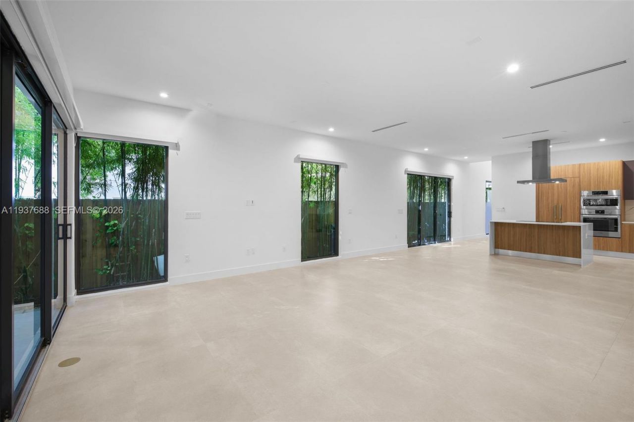 3063 Elizabeth St, Miami, FL 33133 Photo