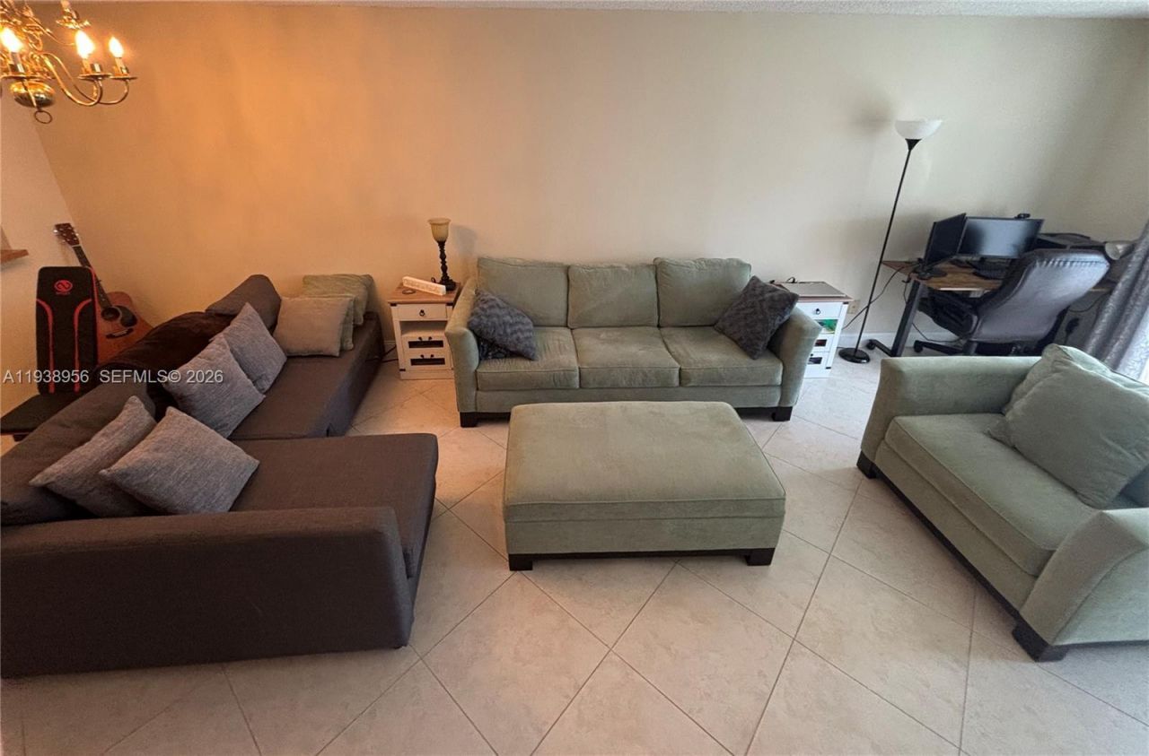 7120 S Devon Dr, Unit 110, Tamarac, FL 33321 Photo