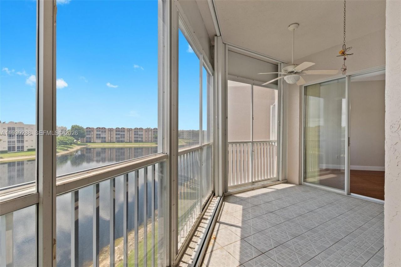 7592 Granville Dr, Unit 411, Tamarac, FL 33321 Photo