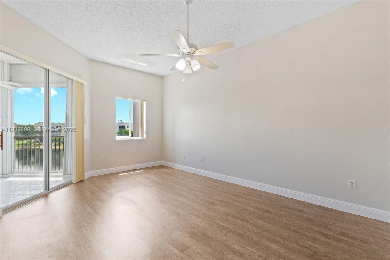 7592 Granville Dr, Unit 411, Tamarac, FL 33321 Photo