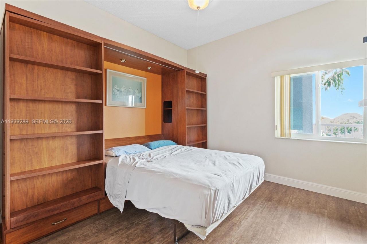 7592 Granville Dr, Unit 411, Tamarac, FL 33321 Photo