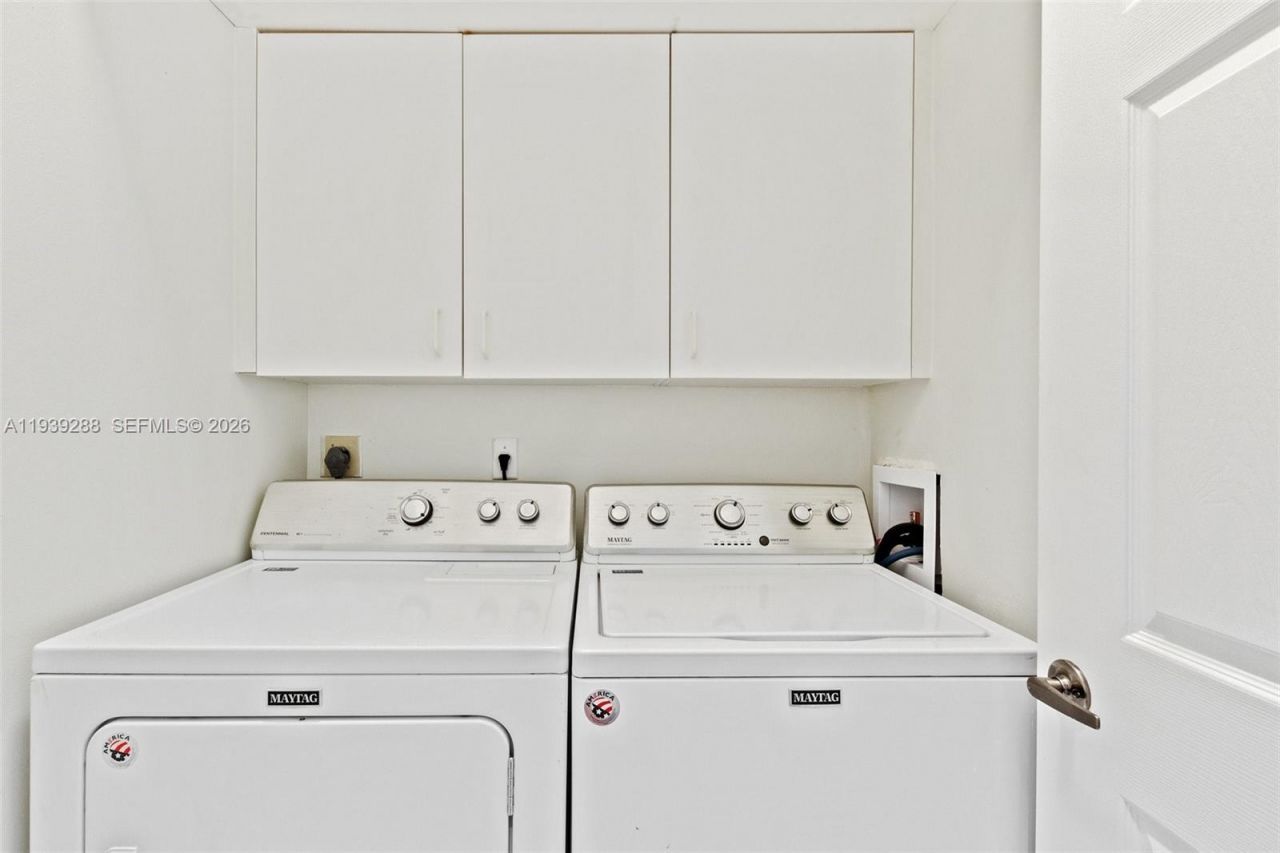 7592 Granville Dr, Unit 411, Tamarac, FL 33321 Photo