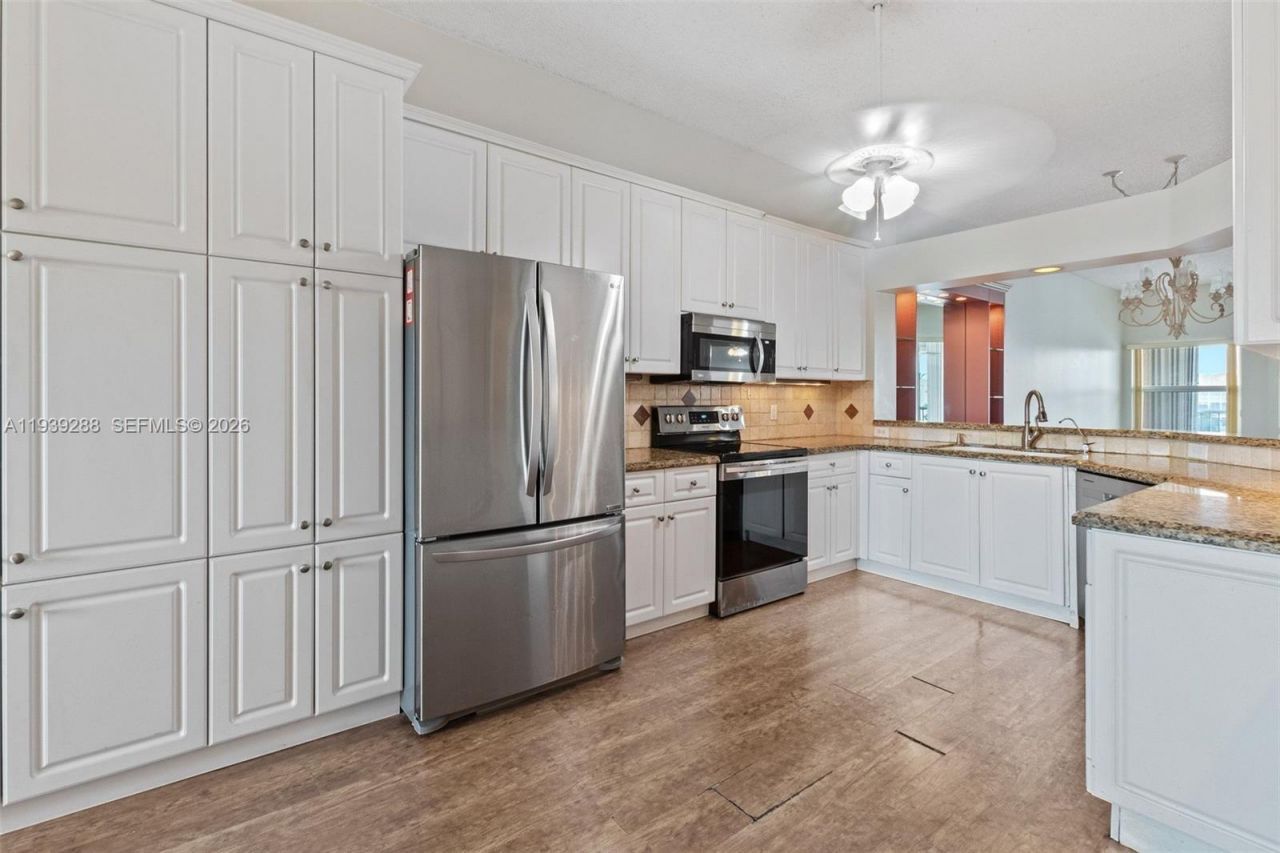 7592 Granville Dr, Unit 411, Tamarac, FL 33321 Photo