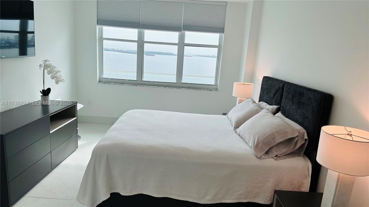 800 Claughton Island Dr, Unit 1903, Miami, FL 33131 Photo