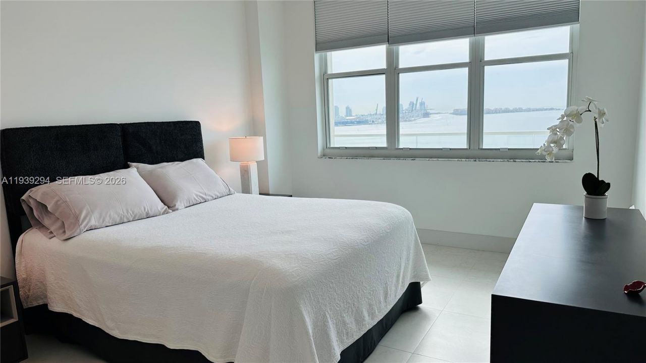 800 Claughton Island Dr, Unit 1903, Miami, FL 33131 Photo