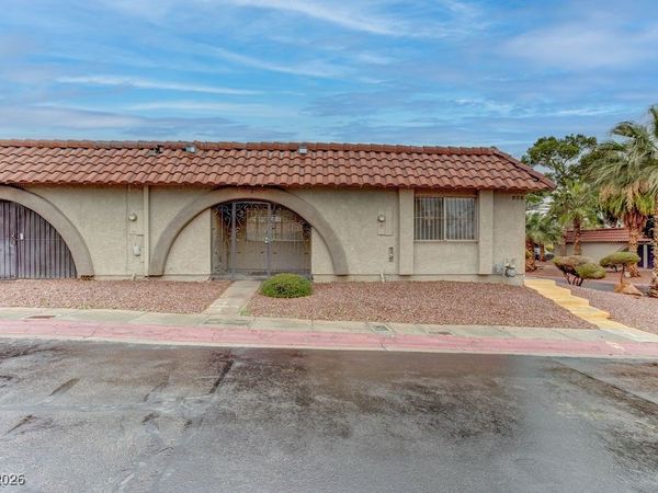 808 Hedge Way, Unit 7, Las Vegas, NV 89110