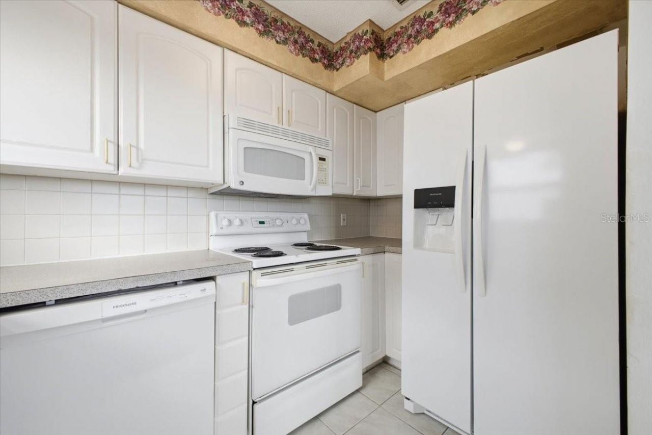 611 Gulf Drive N, Unit C29, Bradenton Beach, FL 34217 Photo