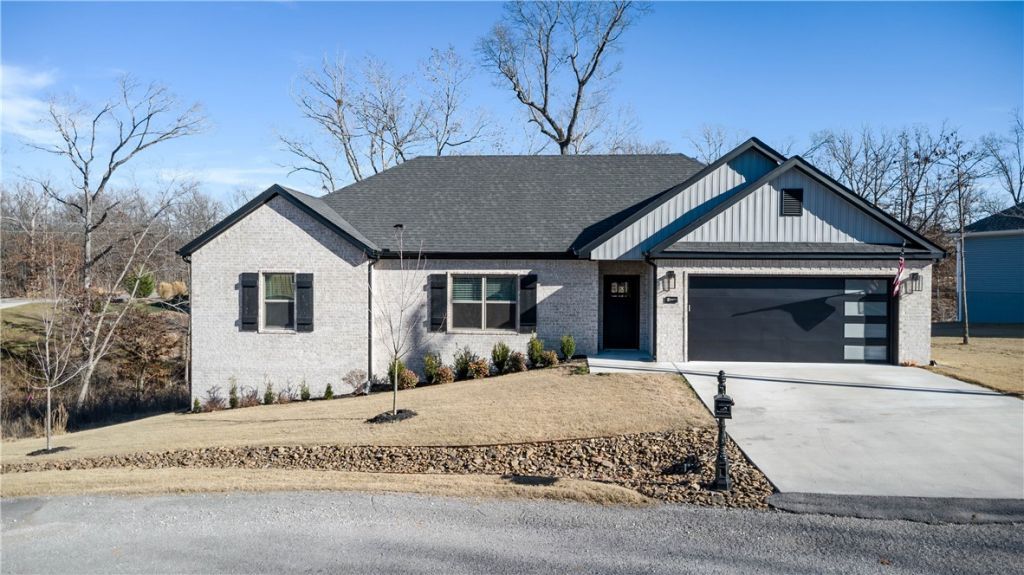 2 Anchinleck Circle Bella Vista, AR 72715