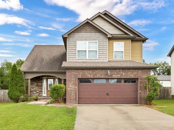 992 Dwight Eisenhower Way , Clarksville, TN 37042