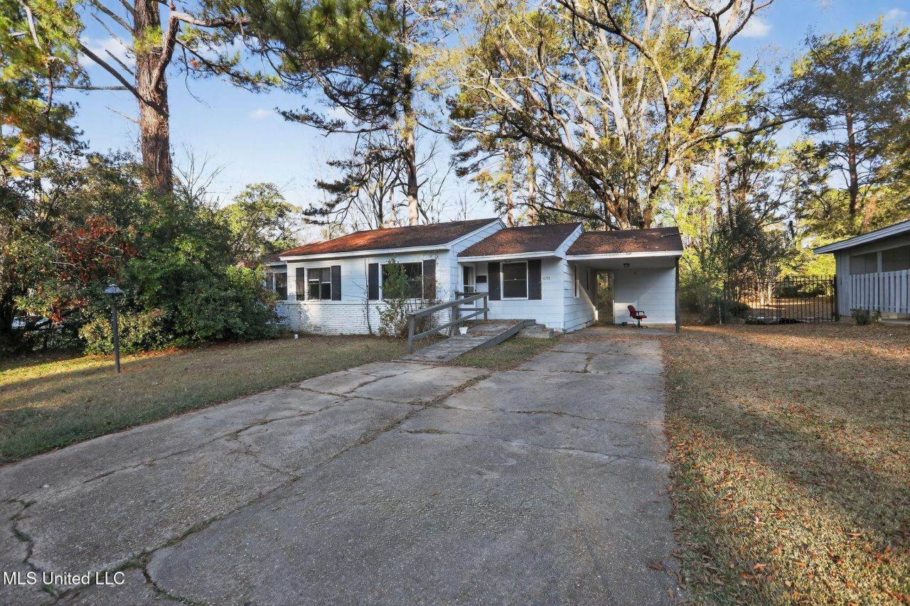 670 Piermont Street, Jackson, MS 39206 Main Photo