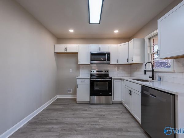 2603 Andrew Jackson Way NE, Huntsville, AL 35811