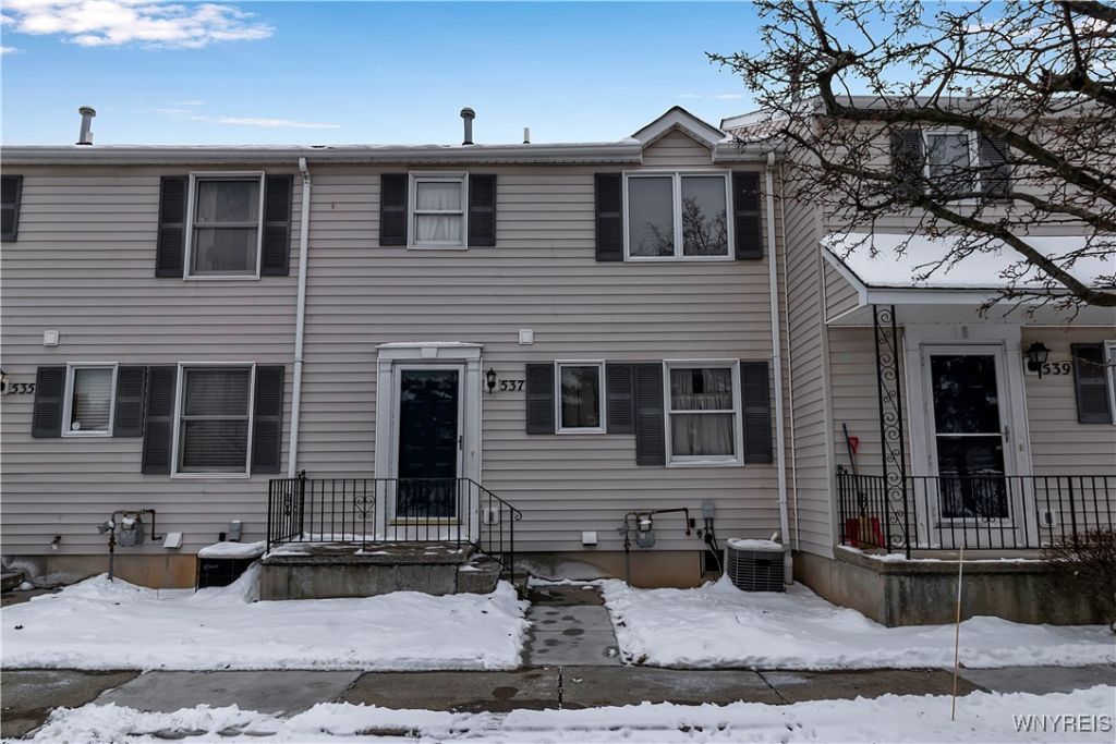 537 Burroughs Drive, Buffalo, NY 14226 Main Photo