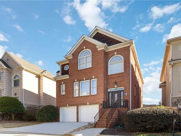 2450 Vivian Circle, Decatur, GA 30030