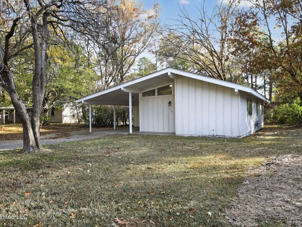 346 Queen Theresa Lane, Jackson, MS 39209