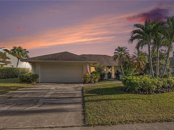 9874 Campbell CIR, NAPLES, FL 34109