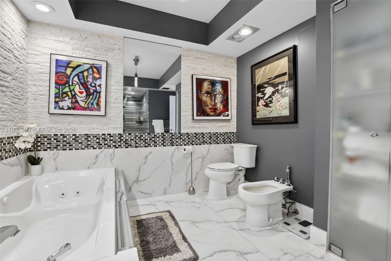 20281 E Country Club Dr, Unit 201, Aventura, FL 33180 Photo