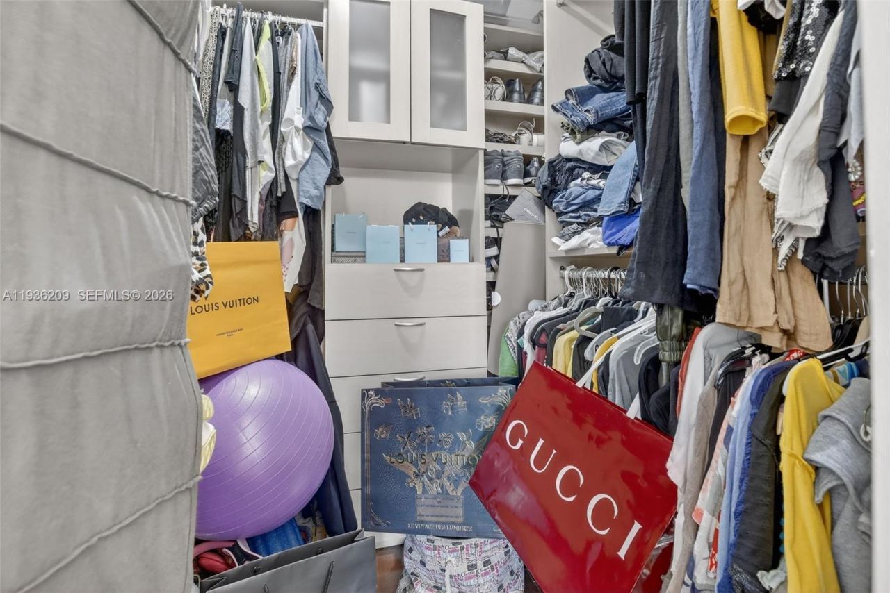 20281 E Country Club Dr, Unit 201, Aventura, FL 33180 Photo