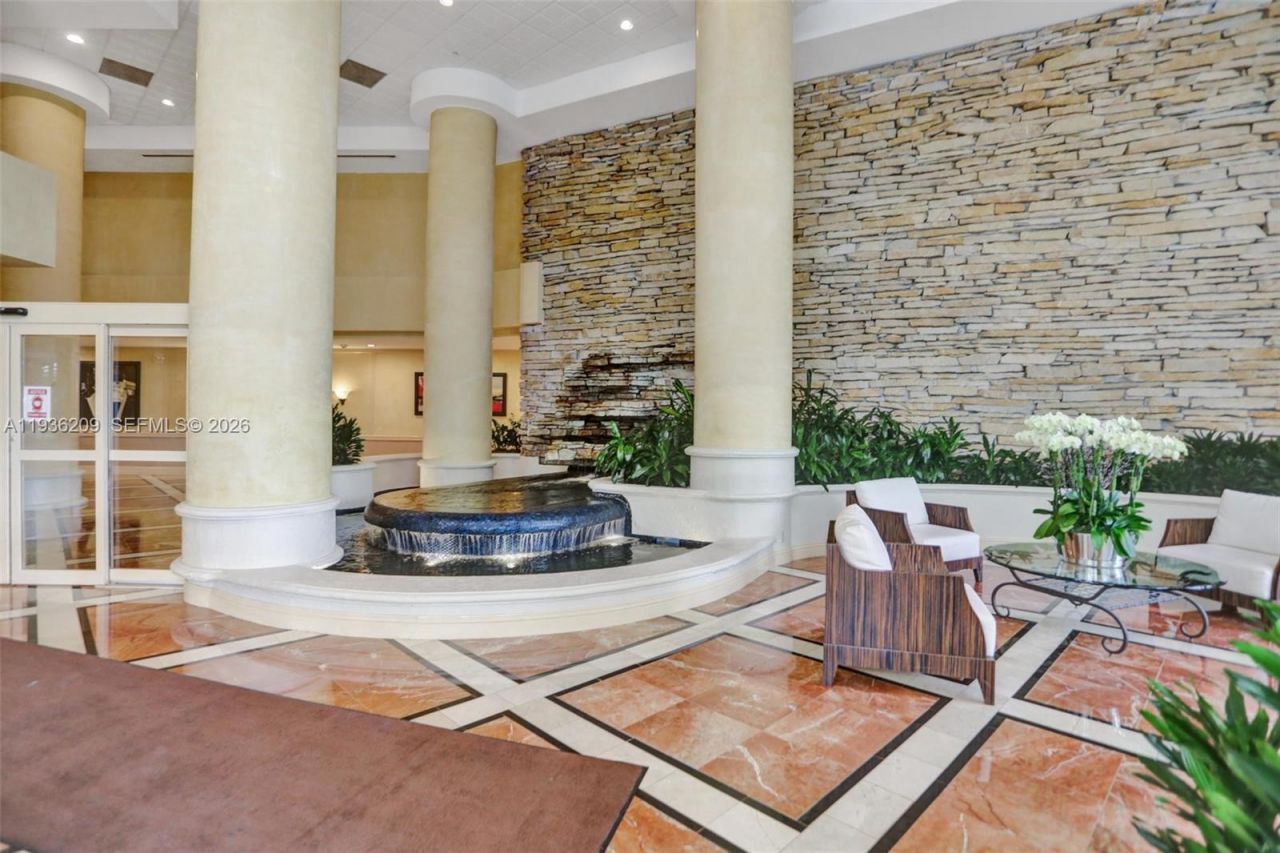 20281 E Country Club Dr, Unit 201, Aventura, FL 33180 Photo