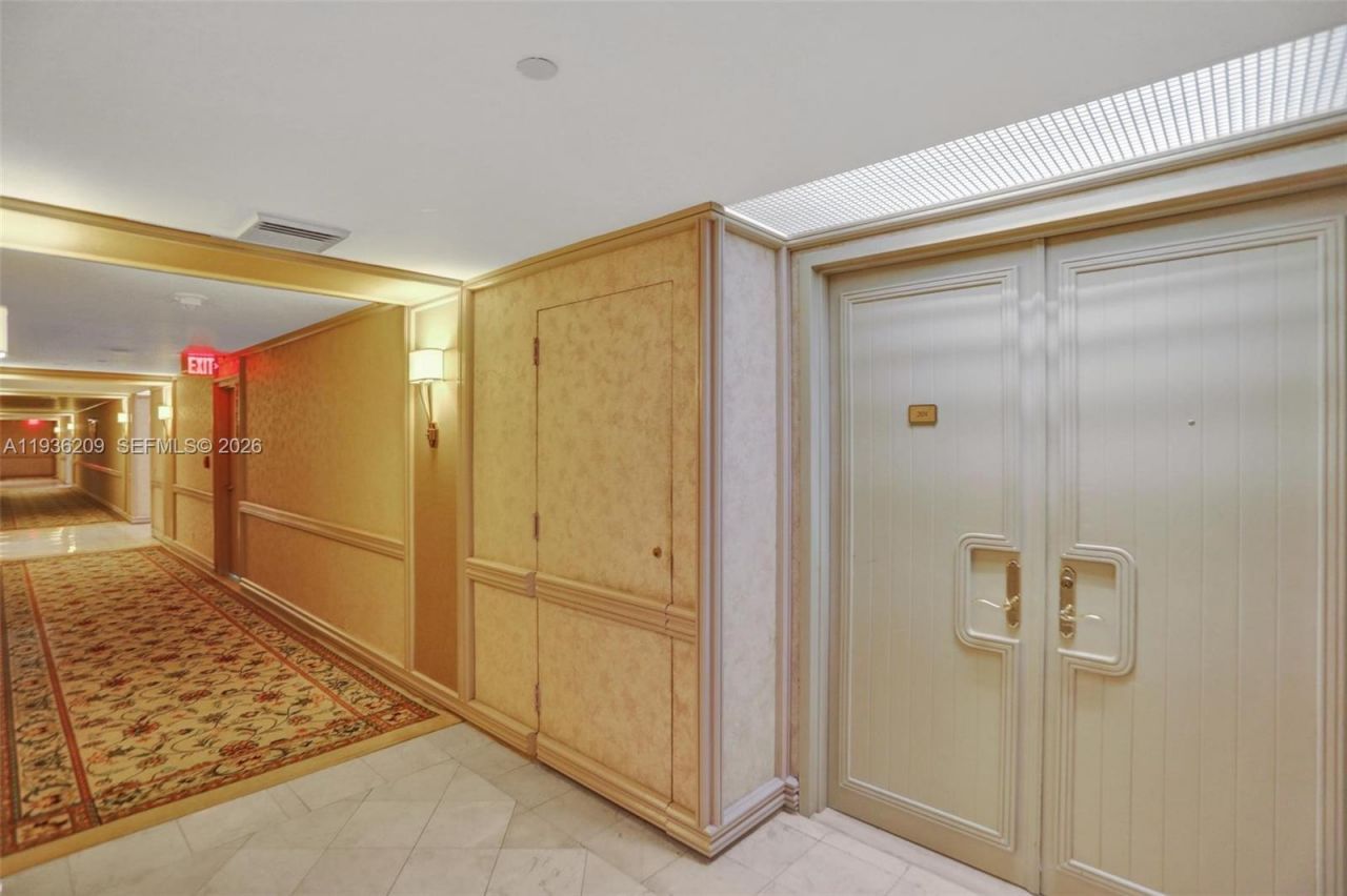 20281 E Country Club Dr, Unit 201, Aventura, FL 33180 Photo