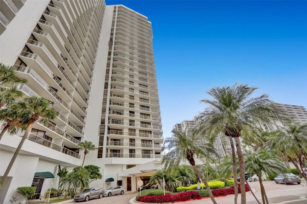 20281 E Country Club Dr, Unit 201, Aventura, FL 33180 Photo