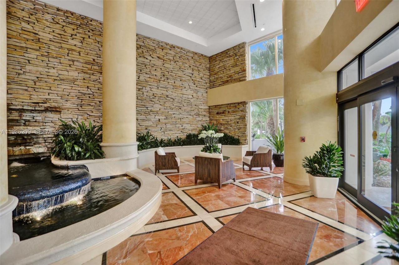 20281 E Country Club Dr, Unit 201, Aventura, FL 33180 Photo