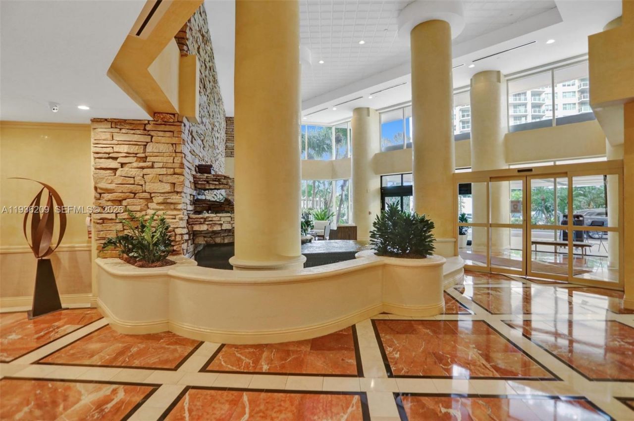 20281 E Country Club Dr, Unit 201, Aventura, FL 33180 Photo