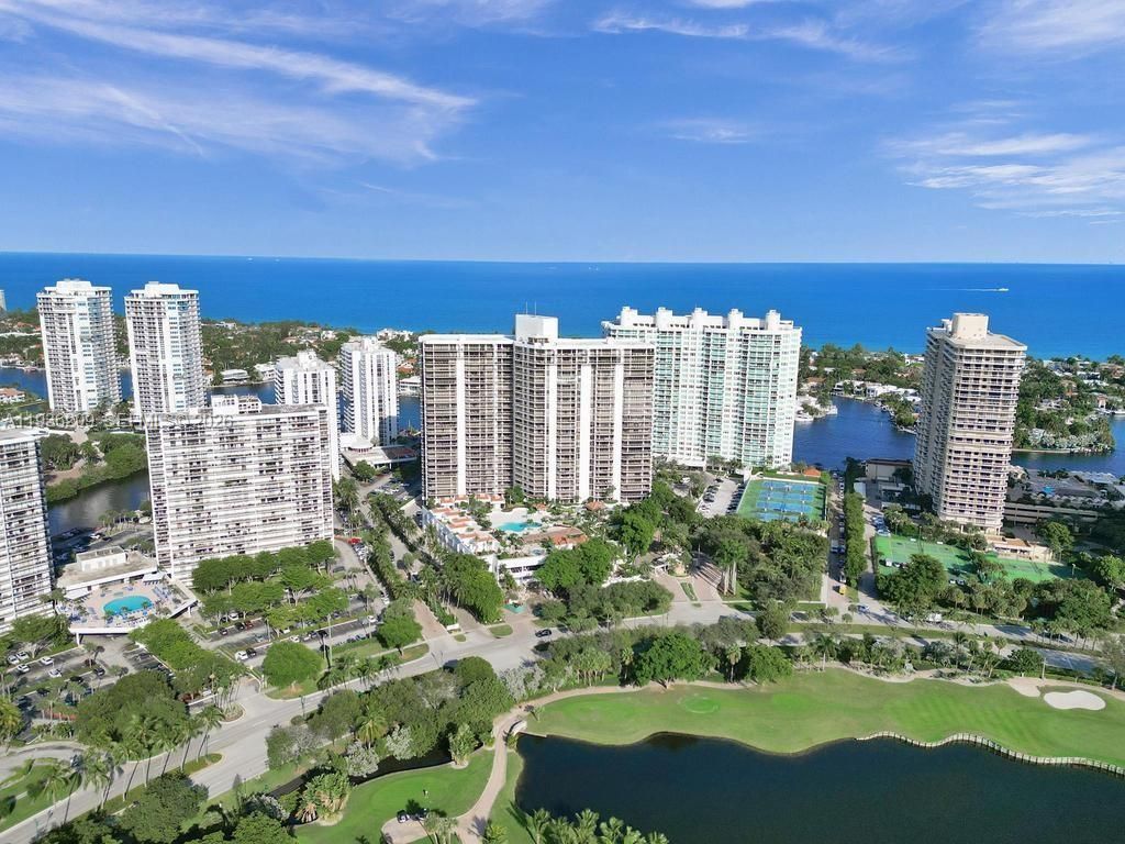 20281 E Country Club Dr, Unit 201, Aventura, FL 33180 Photo