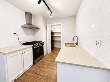 709 S Munger Boulevard, Dallas, TX 75223