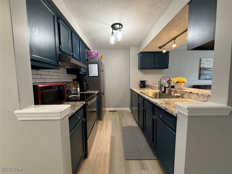 915 Sturbridge Drive, Medina, OH 44256 Photo 8