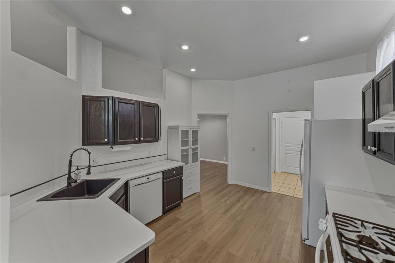 4346 Breckenridge Way, Unit 5, Sarasota, FL 34235 Photo