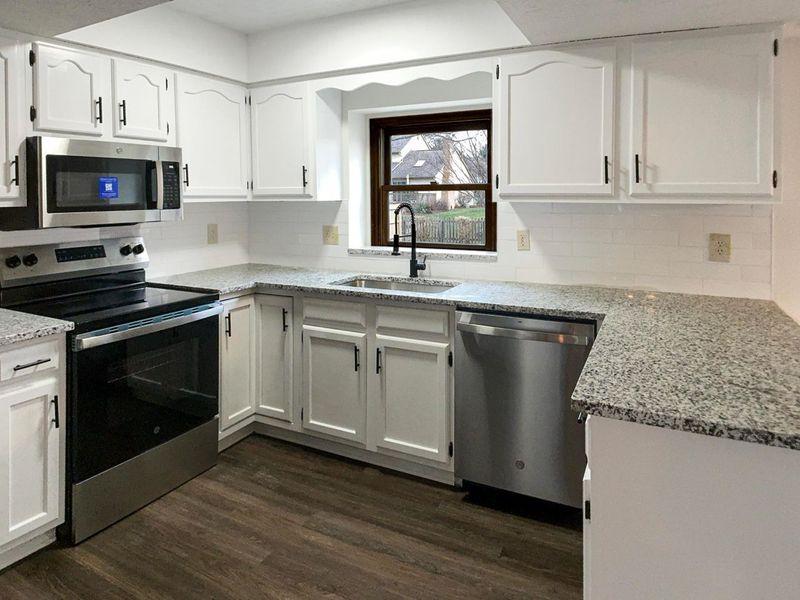 13021 Heatherstone Circle, Pickerington, OH 43147 Photo 2