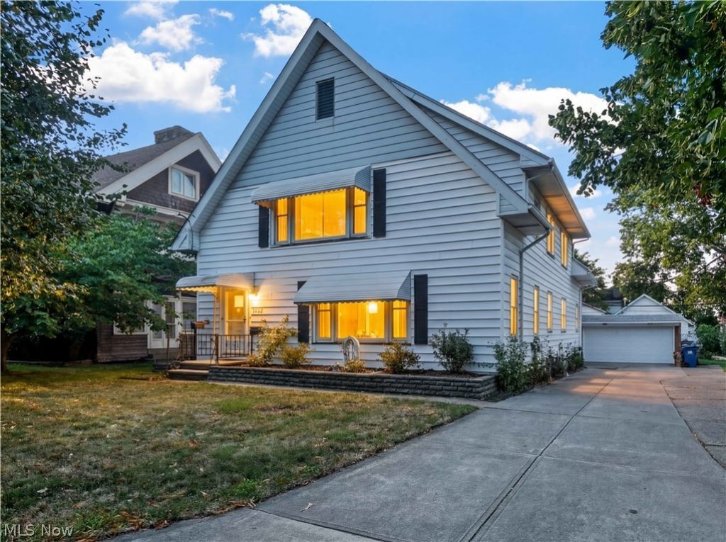 13532 Elbur Lane, Lakewood, OH 44107