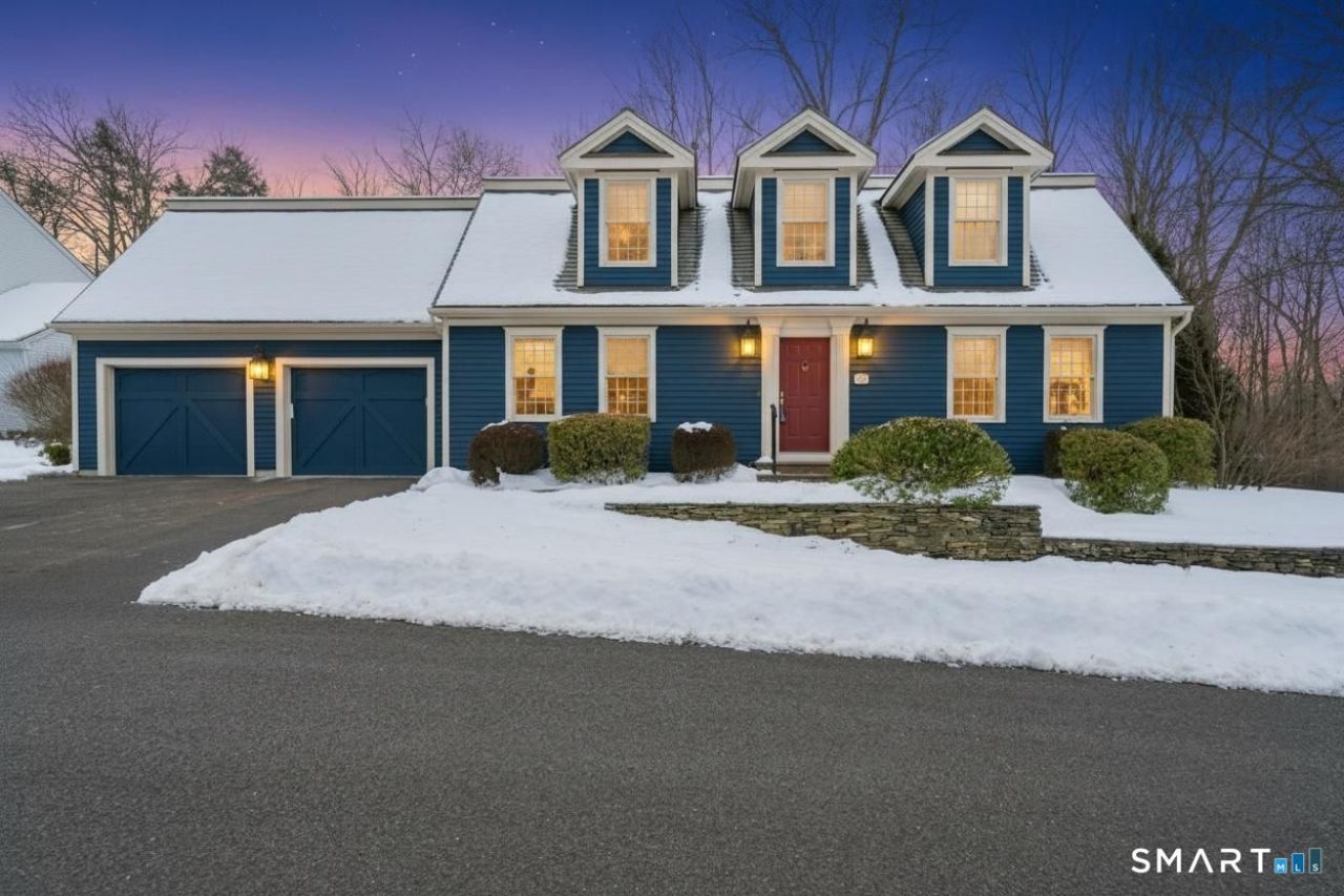 19 Hillview, Woodbury, CT 06798 Main Photo