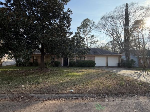 1559 Wood Glen Drive, Jackson, MS 39204