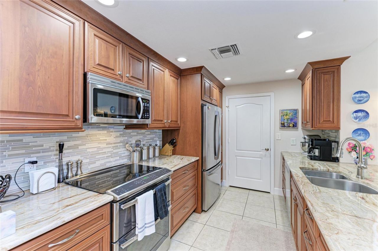 808 3rd Avenue W, Unit 805, Bradenton, FL 34205 Photo