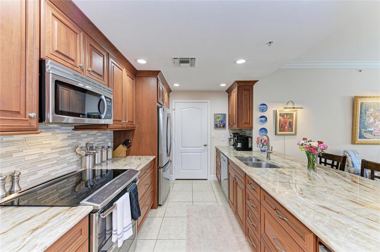 808 3rd Avenue W, Unit 805, Bradenton, FL 34205 Photo