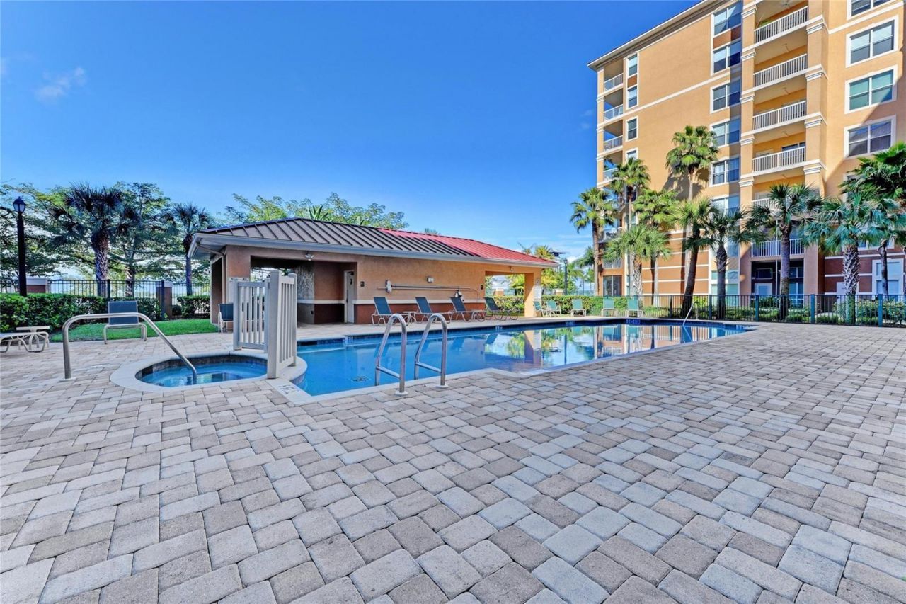 808 3rd Avenue W, Unit 805, Bradenton, FL 34205 Photo
