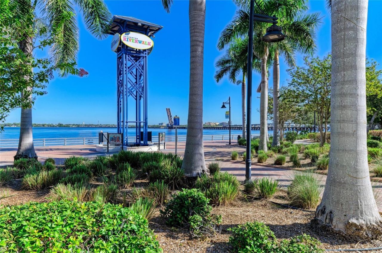 808 3rd Avenue W, Unit 805, Bradenton, FL 34205 Photo