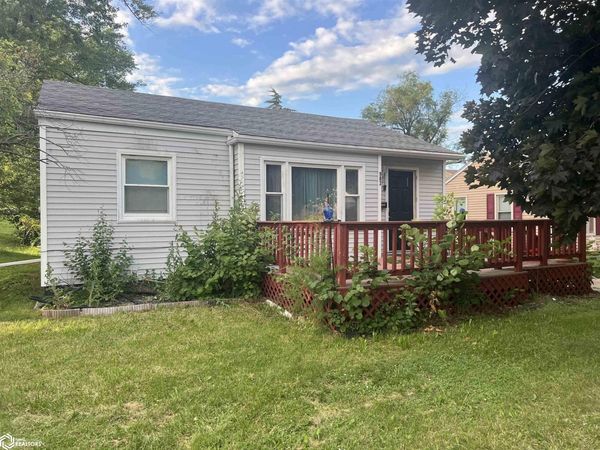 903 E Pennsylvania Avenue, Ottumwa, IA 52501