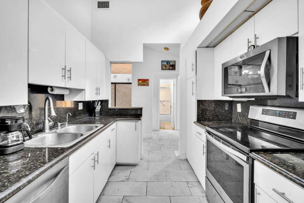 22710 Meridiana Drive, Boca Raton, FL 33433 Photo