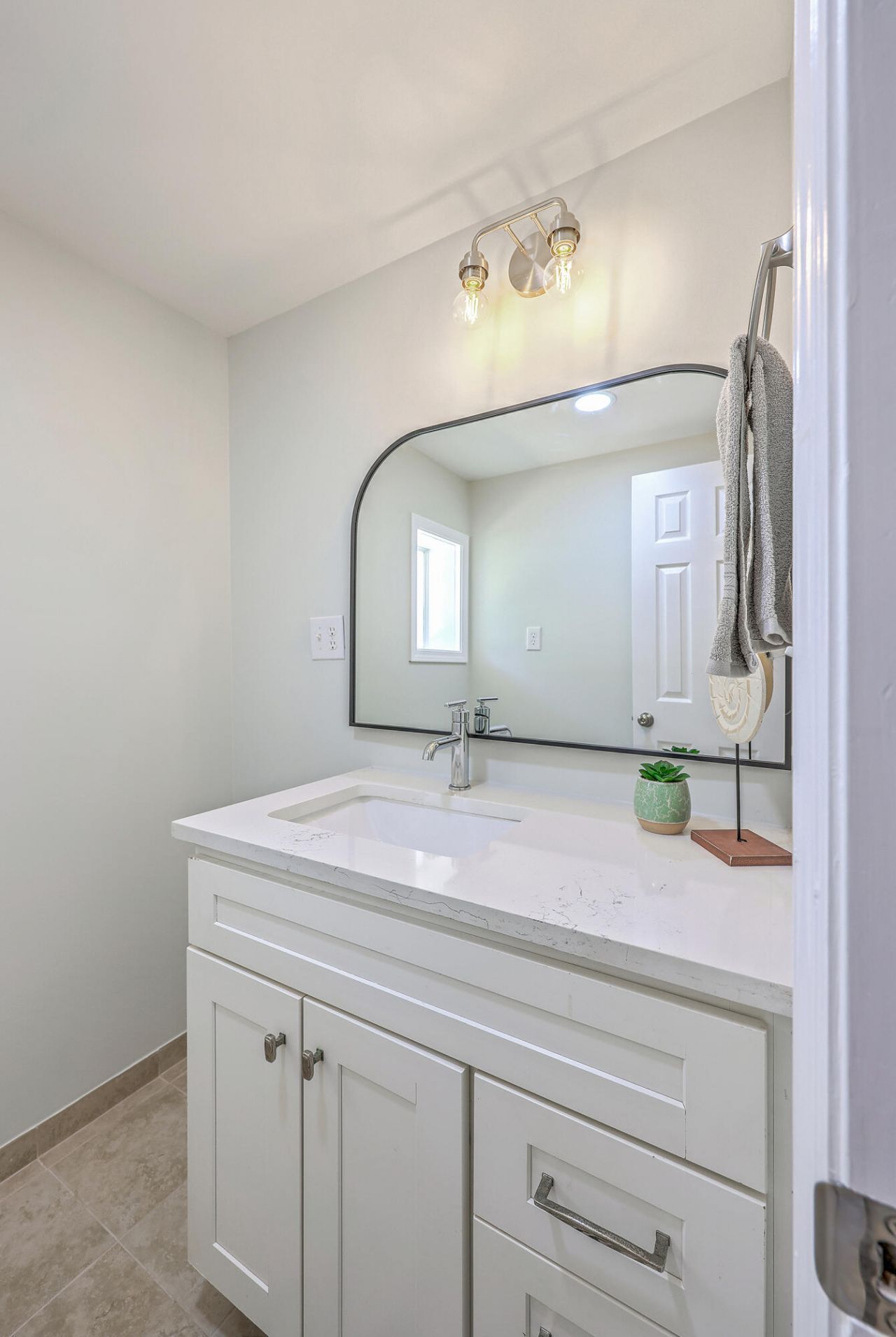 1303 Delano Street Photo 14