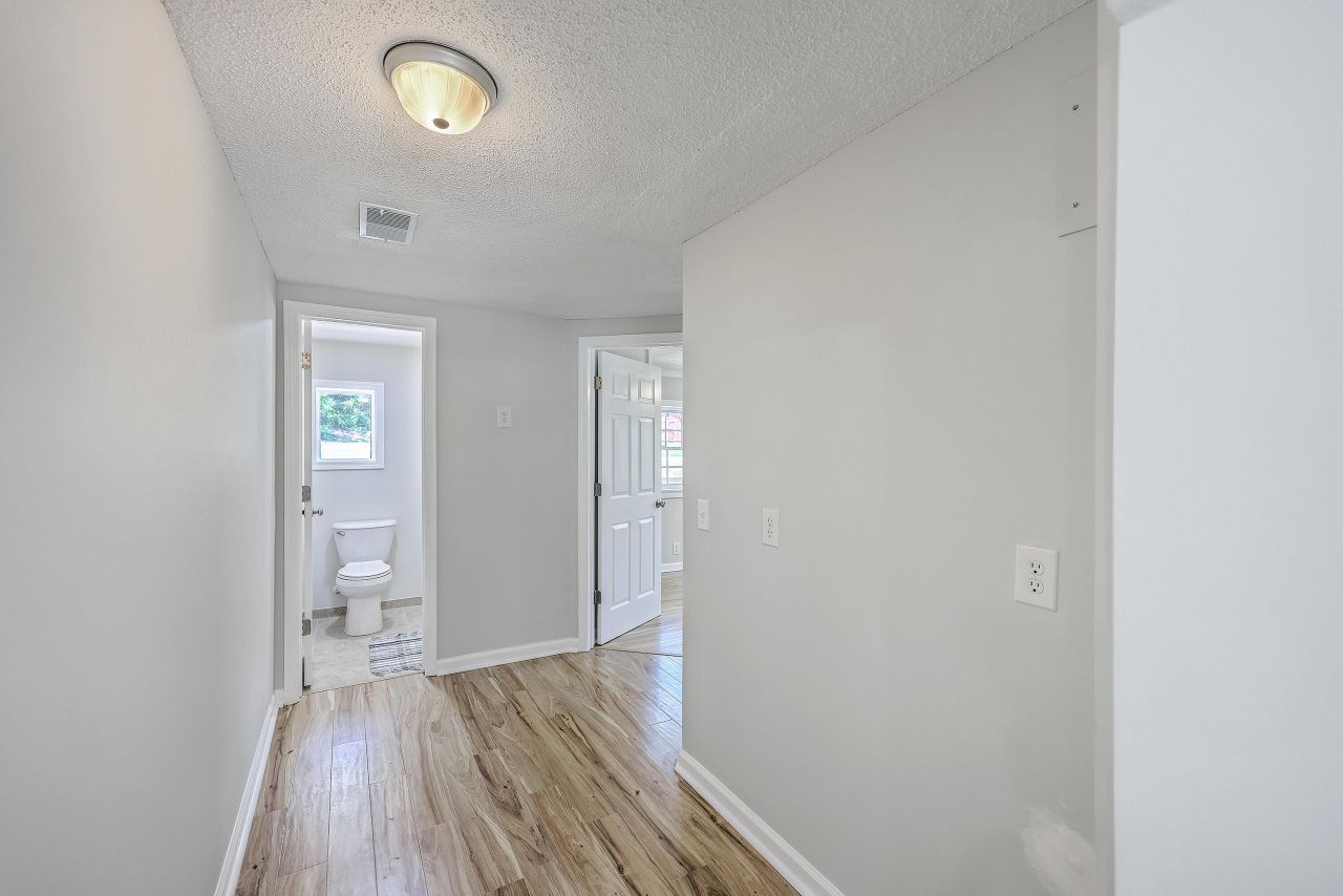 1303 Delano Street Photo 16