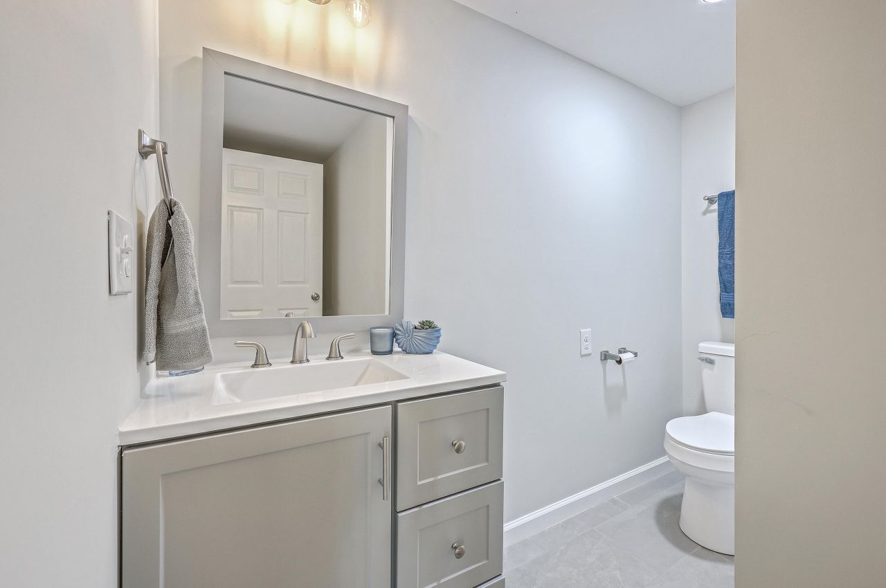 1303 Delano Street Photo 19