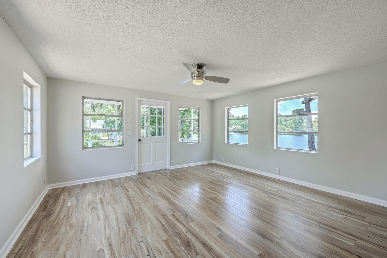 1303 Delano Street Photo 21