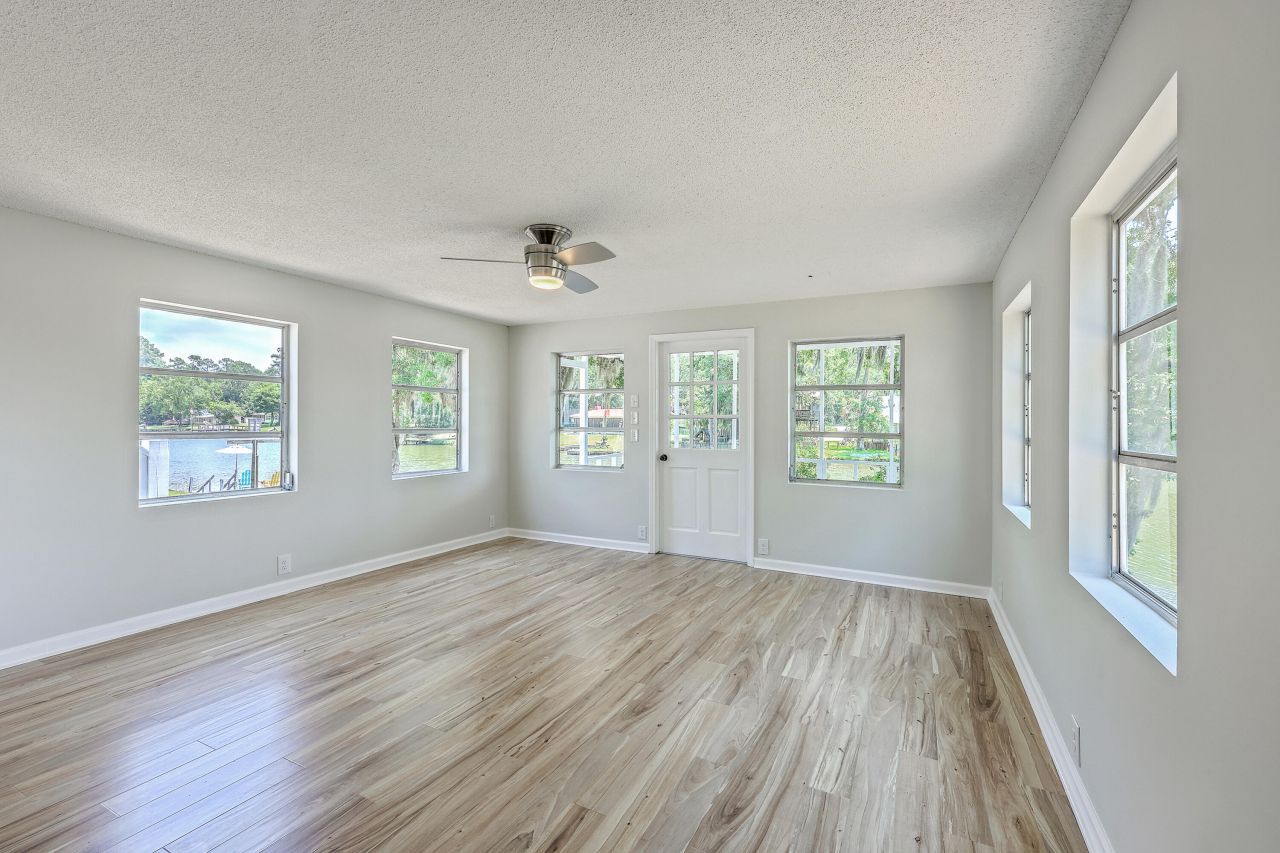 1303 Delano Street Photo 22