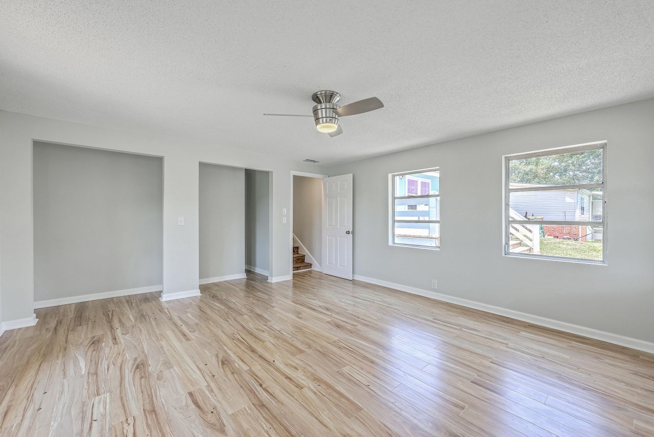 1303 Delano Street Photo 23