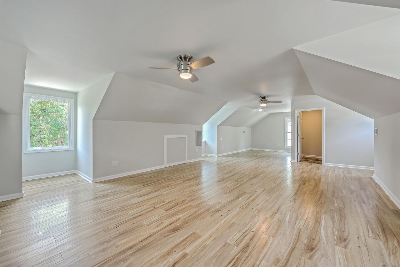 1303 Delano Street Photo 24