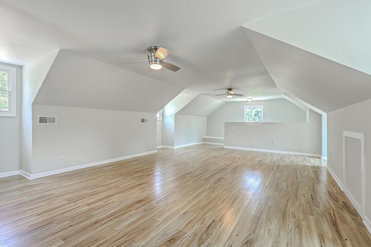 1303 Delano Street Photo 27