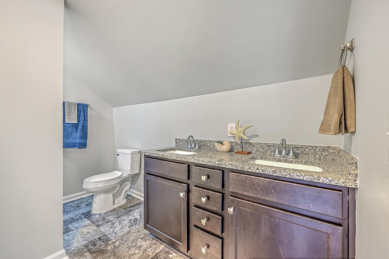 1303 Delano Street Photo 28