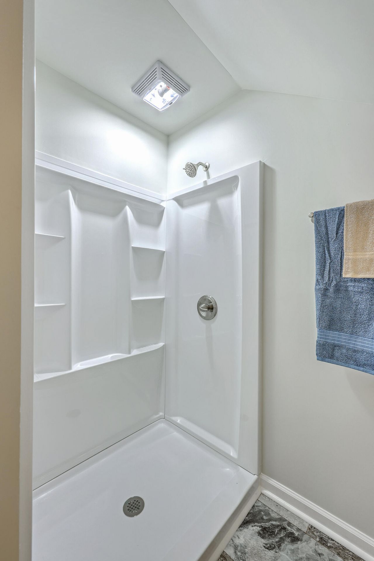 1303 Delano Street Photo 29